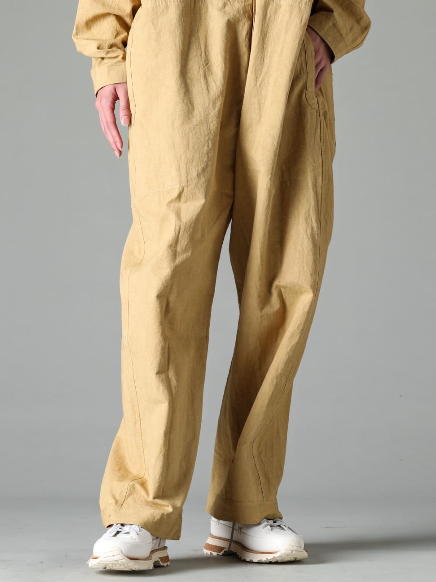 O PROJECT 23SS By adding volume in the order of tops, jumpsuits and shoes, a balanced A-line style is achieved. - O15JS1-MUSTARD-Jumpsuit Mustard Fine Canvas - O15TS2-KINARI-3/4 Sleeve Tee Cotton Hemp Jersey Kinari - Lugged-Runner-FEIT lugged runner 3-005