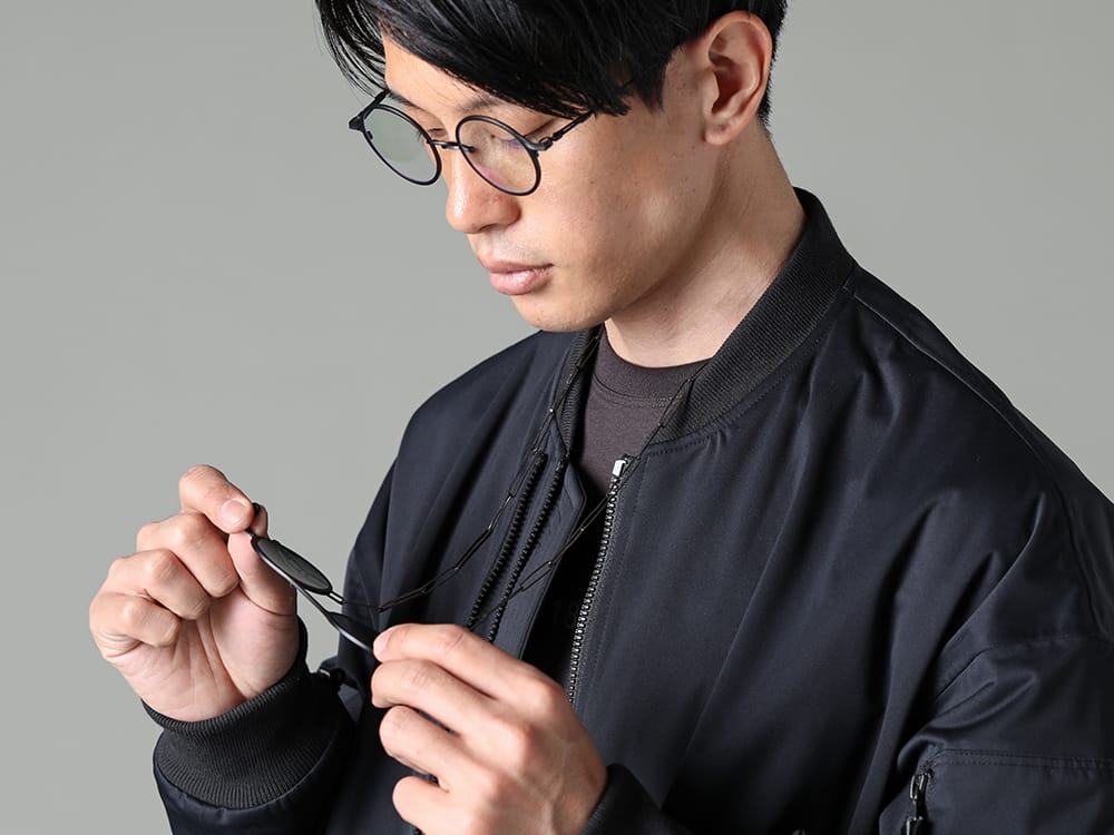The Viridi-anne - ザ ヴィリディアン 2023SS RIGARDSとのコラボレーションアイウェア - VI-3558-06-Black - 撥水加工 ボンバージャケット ブラック - RG2001TVA-Black-Black-D.Gray - リガーズ コラボレーション サングラス RG2001TVA ブラック / ブラック / D.グレー - AT003TVA-Black - リガーズ コラボレーション ホルダーチェーン ブラック 3-002