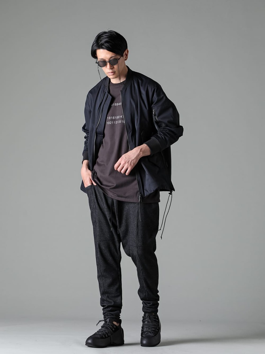 The Viridi-anne - ザ ヴィリディアン 2023SS - VI-3558-06-Black - 撥水加工 ボンバージャケット ブラック - VI-3609-01-Brown-Gray - 半袖プリントTシャツ ブラウングレー - VI-3595-04-Black - ストライプ ニット ドロップクロッチ パンツ ブラック - VI-3620-09-Black - インヒールシューズ -RG2001TVA-Black-Black-D.Gray - リガーズ コラボレーション サングラス RG2001TVA ブラック / ブラック / D.グレー - AT003TVA-Black - リガーズ コラボレーション ホルダーチェーン ブラック 4-001