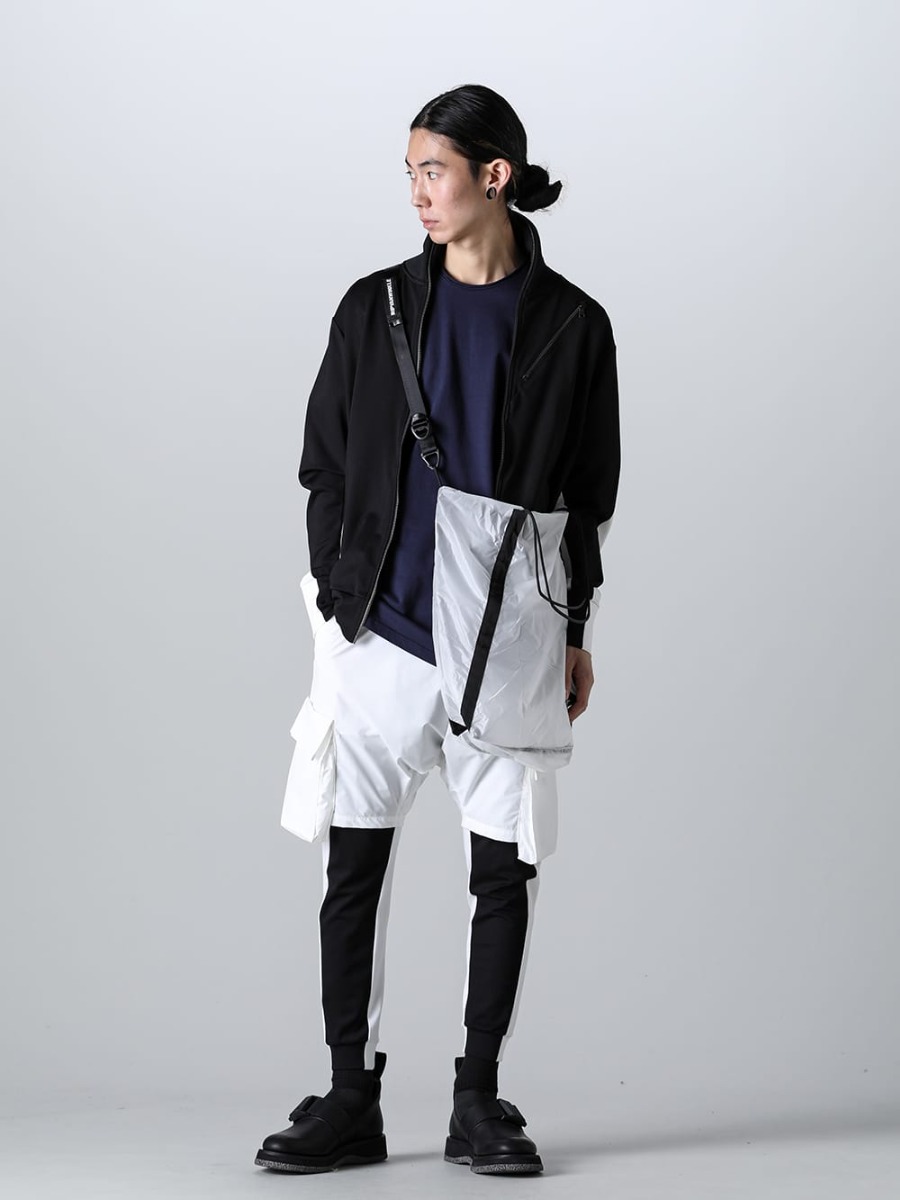 RIPVANWINKLE 2023SS Tactical Derby Gore with a fresh look that goes well with spring and summer bush shorts. - RW-526 - Line Track Jersey - RW-547-Navy×Black - Dolman-T Navy×Black - RW-538-White - Bush Shorts White - RW-535 - Line Jersey - RW-520 - Tactical Derby Gore - RW-551 - Packable Tote - RW-552 - Strap 4-001