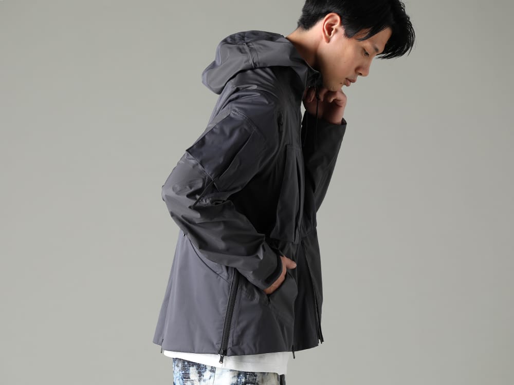 The Viridi-anne 2023SS - Ideal styling for the changing spring season with its rainy days - VI-3557-06-Dark-Gray(Water Repellent Hooded Jacket Dark Gray) - 2-002