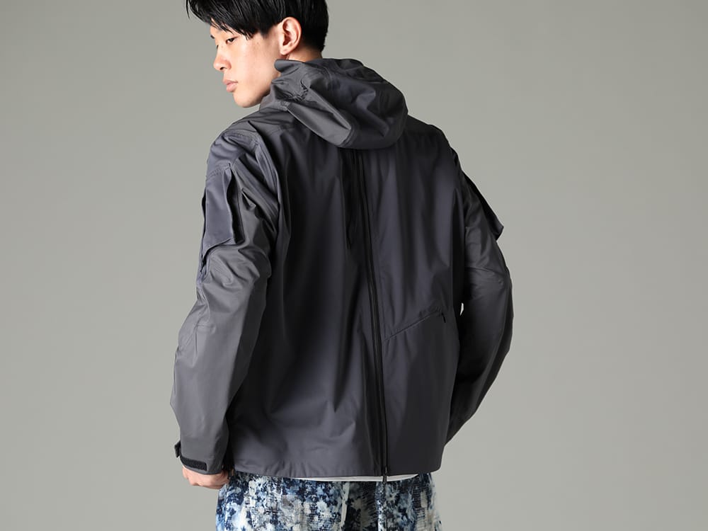 The Viridi-anne 2023SS - Ideal styling for the changing spring season with its rainy days - VI-3557-06-Dark-Gray(Water Repellent Hooded Jacket Dark Gray) - 2-003