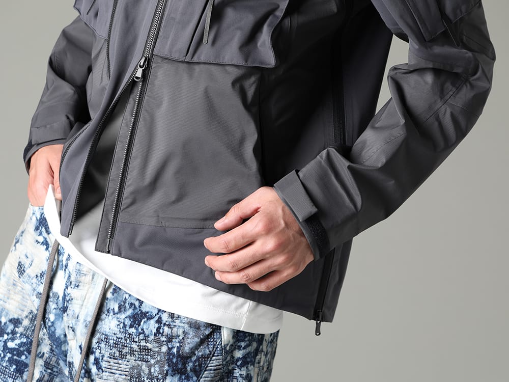 The Viridi-anne 2023SS - Ideal styling for the changing spring season with its rainy days - VI-3557-06-Dark-Gray(Water Repellent Hooded Jacket Dark Gray) - 2-006