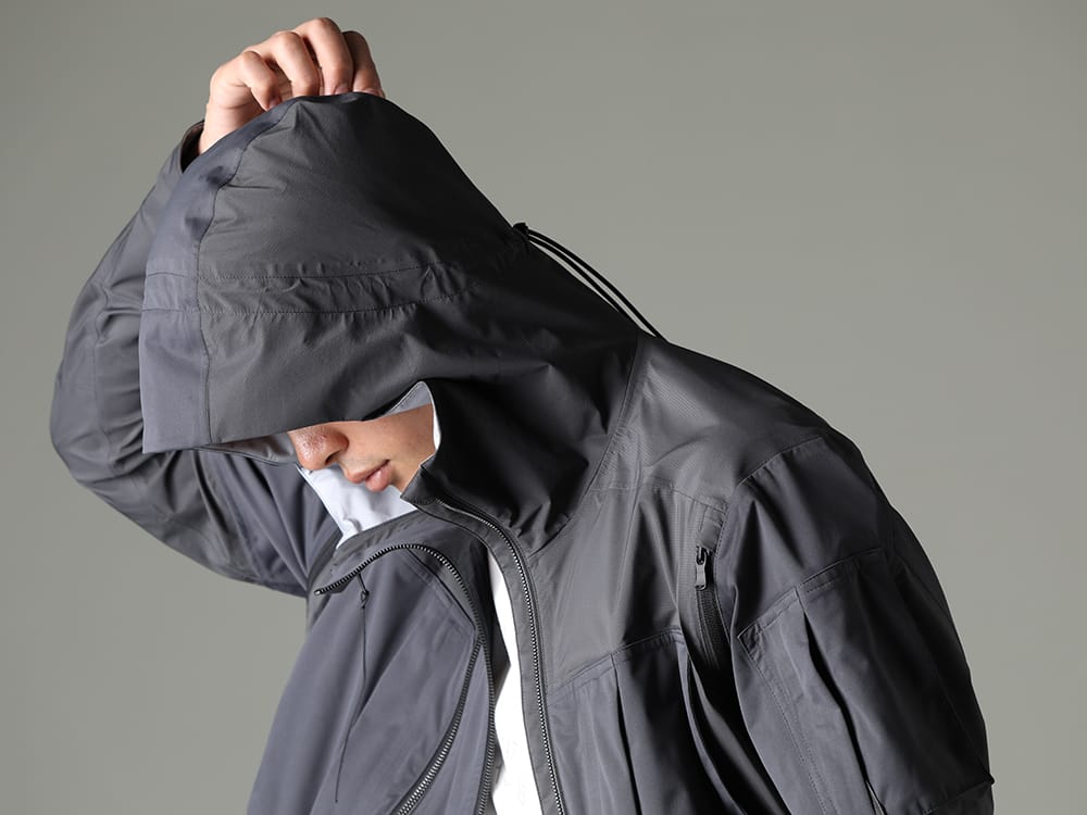 The Viridi-anne 2023SS - Ideal styling for the changing spring season with its rainy days - VI-3557-06-Dark-Gray(Water Repellent Hooded Jacket Dark Gray) - 2-011