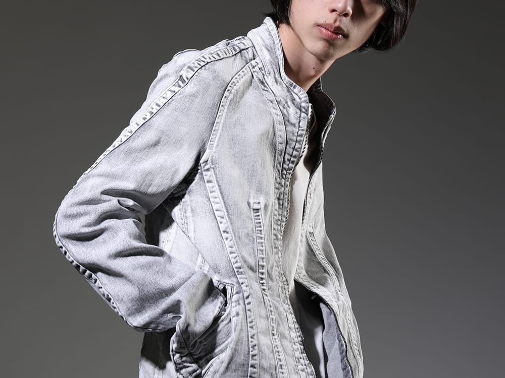 JULIUS 2023SS - Design combining individuality and practicality - 819BLM2-PL(10.5oz Stretch Denim Washed Seamed Jacket) 817CPM3-Raw(Cotton/Modal Jersey Front Print Short Sleeve T-Shirt Raw) - 2-005