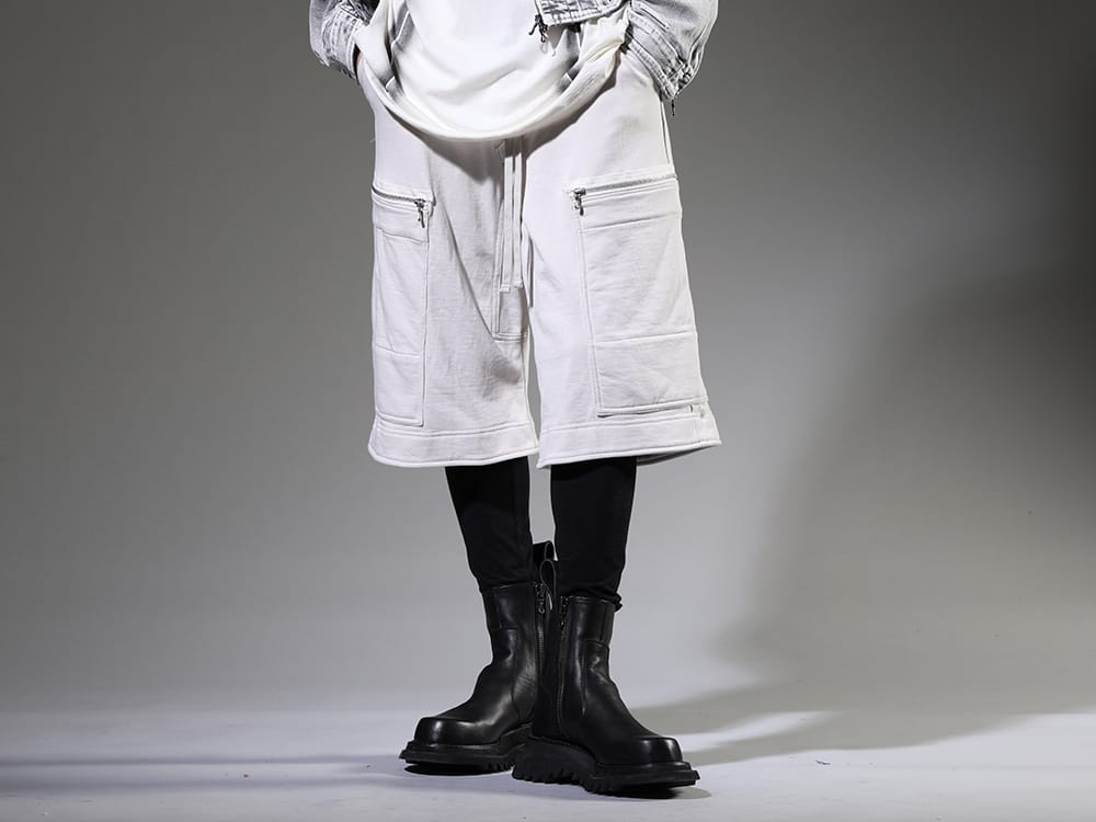 JULIUS / nude:masahiko maruyama 2023SS The appeal of stylish layered style - 819PAM9-plaster(Cotton Sweat Cargo Shorts Plaster) NU-1678(Slim Strech Leggings) 807FWM2(Cow Skin Side Zip Boots) - 3-001