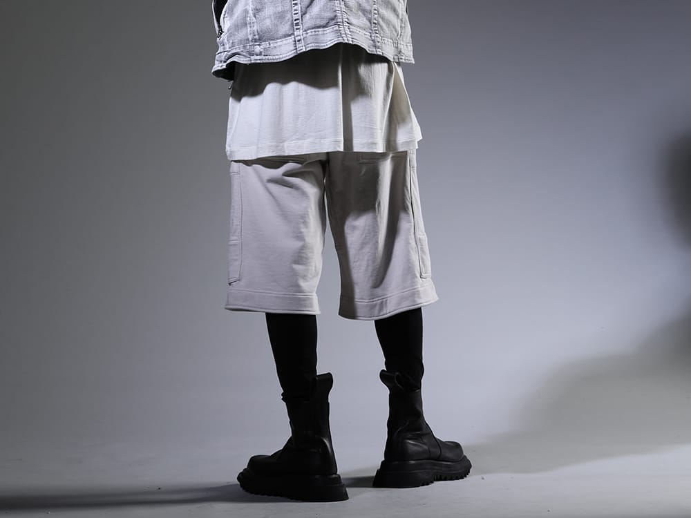 JULIUS / nude:masahiko maruyama 2023SS The appeal of stylish layered style - 819PAM9-plaster(Cotton Sweat Cargo Shorts Plaster) NU-1678(Slim Strech Leggings) 807FWM2(Cow Skin Side Zip Boots) - 3-003