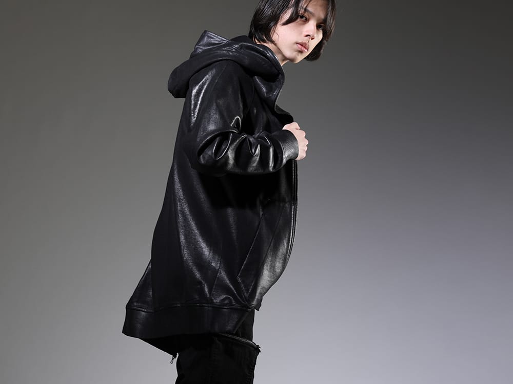 JULIUS(ユリウス) 2023SS - コーティングコットンが演出するブランドの世界観 - 819CUM1-C(フロントジップ コーティング スウェットフーディー) - 2-002