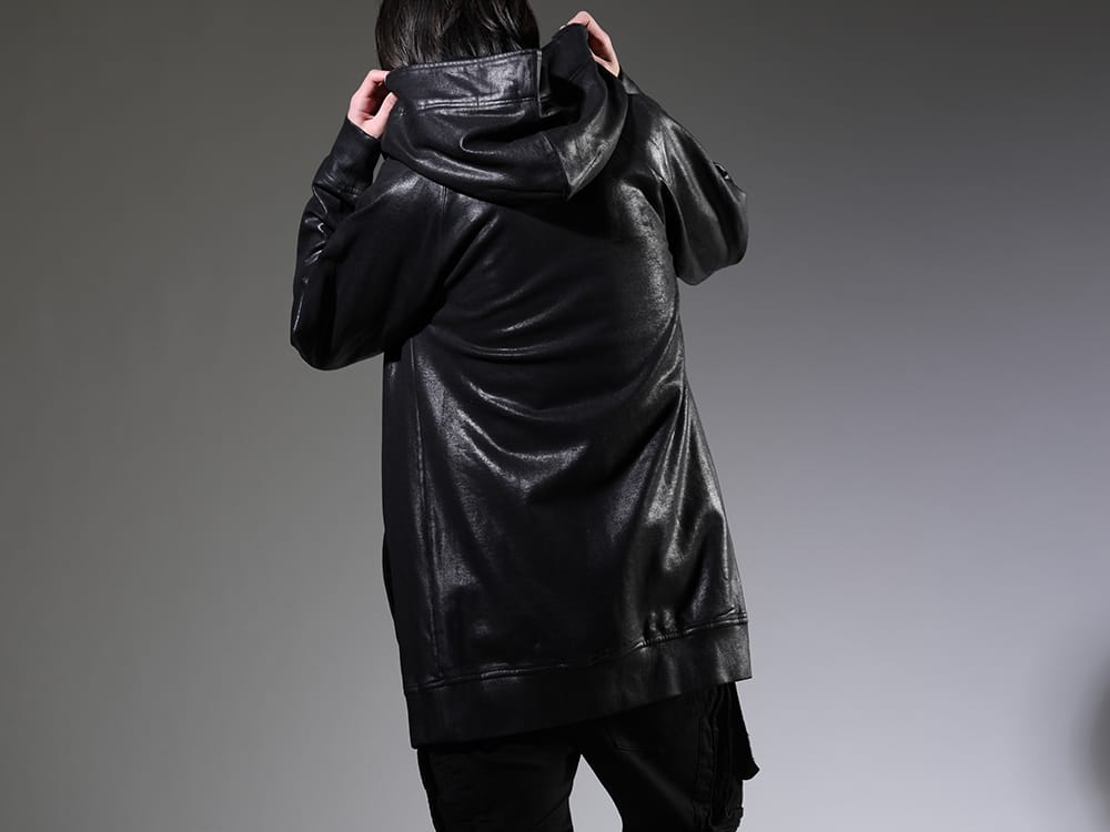 JULIUS(ユリウス) 2023SS - コーティングコットンが演出するブランドの世界観 - 819CUM1-C(フロントジップ コーティング スウェットフーディー) - 2-003