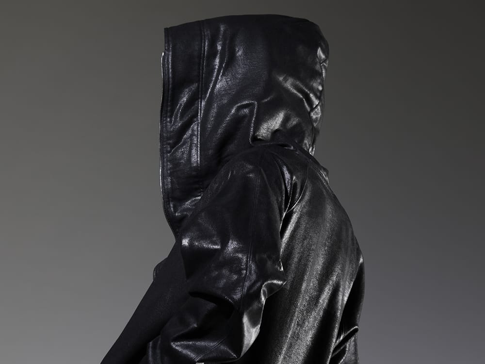 JULIUS(ユリウス) 2023SS - コーティングコットンが演出するブランドの世界観 - 819CUM1-C(フロントジップ コーティング スウェットフーディー) - 2-008