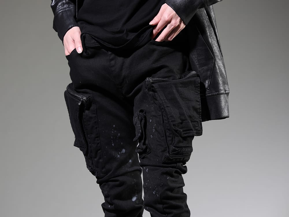 JULIUS(ユリウス) 2023SS 魅力的なユニークデザインと快適な着用感 - 807PAM6-BK(10.5oz ストレッチデニム ダメージペイント カーゴスキニーデニム) - 3-004