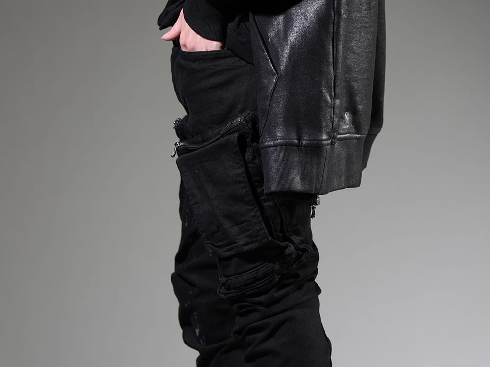 JULIUS(ユリウス) 2023SS 魅力的なユニークデザインと快適な着用感 - 807PAM6-BK(10.5oz ストレッチデニム ダメージペイント カーゴスキニーデニム) - 3-006