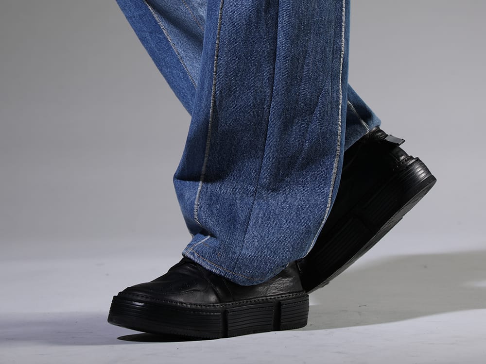 インク / グイディ 2023SS ヴィンテージデニムを解体、再構築することで唯一無二の表情に - ink23-12-M-2(ジャンブルパンツ - M2) GJ02-BLKT(レースアップブーツ - ホースフルグレインレザー - GJ02) - 3-007