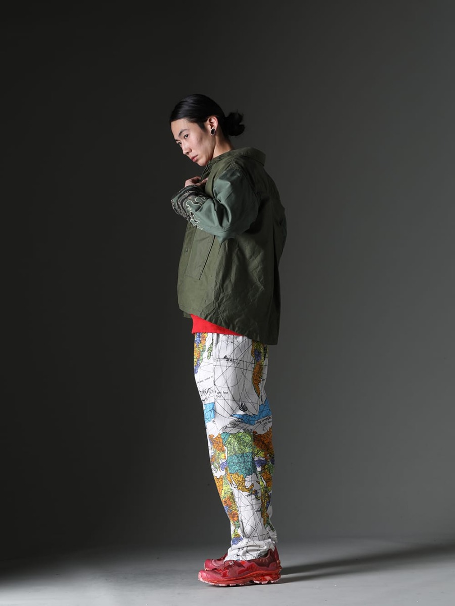 インク / セントマイケル / ワークスタッドミュンヘン / イレブン バイ ボリス ビジャン サベリ 2023SS - 春夏らしく色物を取り入れたカジュアルなスタイリング。 - ink23-02-Tiger-M(ファイアーエンブレムジャケット タイガー - M) SM-S23-0000-044(UNKNOWN PWR スウェットシャツ) M3940(ネックレス ミックス + キーリング) SM-S23-0000-083(セントマイケル × ドクター・ウー WORLD MAP パジャマパンツ) ST BAMBA5 11XS WH/WH/VA-ROSE(バンバ5 11XS WH/WH/VA ローズ) - 1-003