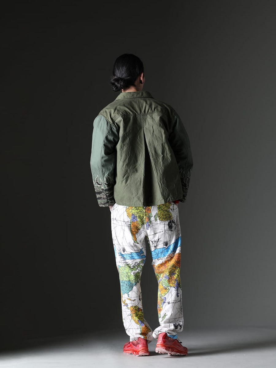 インク / セントマイケル / ワークスタッドミュンヘン / イレブン バイ ボリス ビジャン サベリ 2023SS - 春夏らしく色物を取り入れたカジュアルなスタイリング。 - ink23-02-Tiger-M(ファイアーエンブレムジャケット タイガー - M) SM-S23-0000-044(UNKNOWN PWR スウェットシャツ) M3940(ネックレス ミックス + キーリング) SM-S23-0000-083(セントマイケル × ドクター・ウー WORLD MAP パジャマパンツ) ST BAMBA5 11XS WH/WH/VA-ROSE(バンバ5 11XS WH/WH/VA ローズ) - 1-004