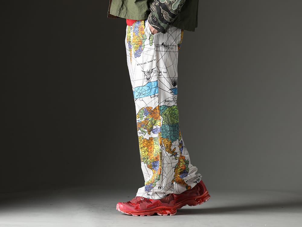 セントマイケル / イレブン バイ ボリス ビジャン サベリ 2023SS Dr. Woo(ドクター ウー)とコラボレーションのSAINT M××××××のパジャマパンツ。 - SM-S23-0000-083(セントマイケル × ドクター・ウー WORLD MAP パジャマパンツ) ST BAMBA5 11XS WH/WH/VA-ROSE(バンバ5 11XS WH/WH/VA ローズ) - 3-002