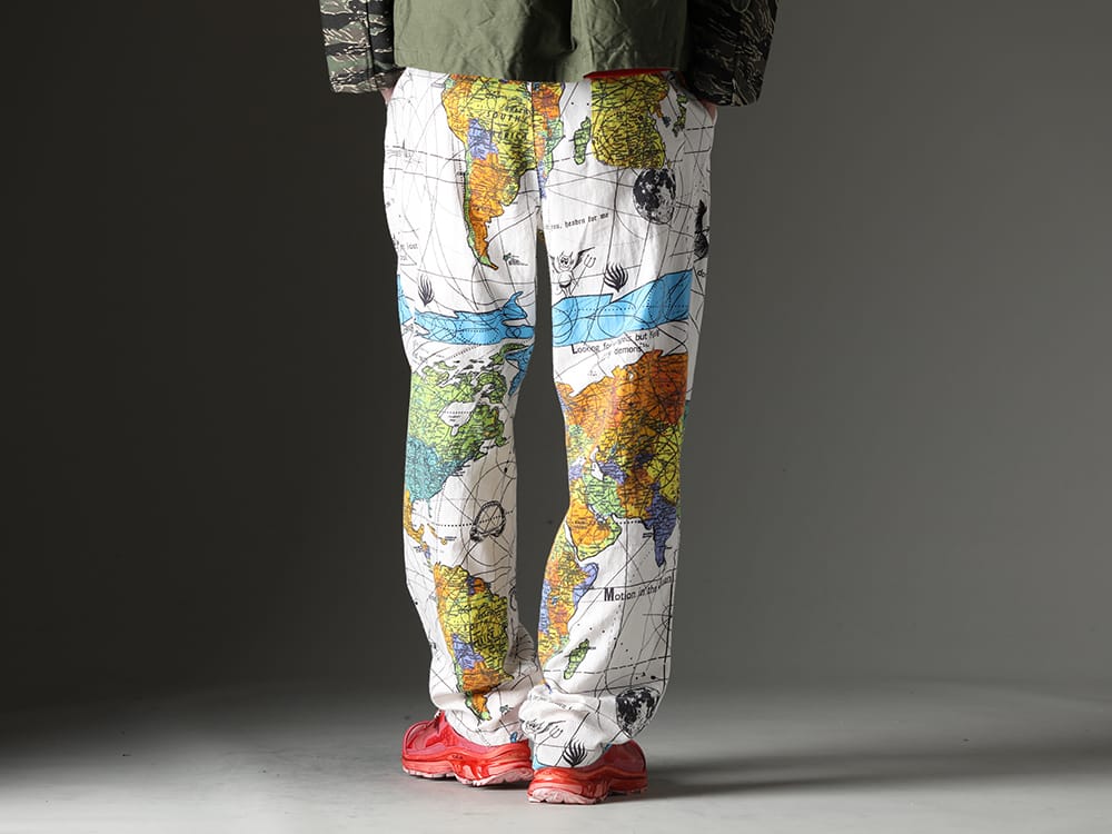 セントマイケル / イレブン バイ ボリス ビジャン サベリ 2023SS Dr. Woo(ドクター ウー)とコラボレーションのSAINT M××××××のパジャマパンツ。 - SM-S23-0000-083(セントマイケル × ドクター・ウー WORLD MAP パジャマパンツ) ST BAMBA5 11XS WH/WH/VA-ROSE(バンバ5 11XS WH/WH/VA ローズ) - 3-003