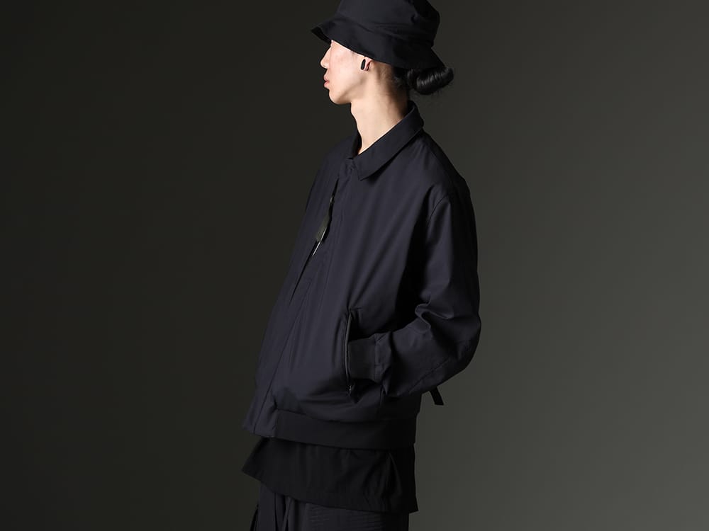 アクロニウム / ユリウス 2023SS - 小さな荷物を多数収納が可能なACRONYMらしい機能を搭載したジャケットにユリウスのインナーをセレクト - J111TS-CH(Stealth Cargo Jacket) FC3-WS(Field Cover Hat) - 2-002