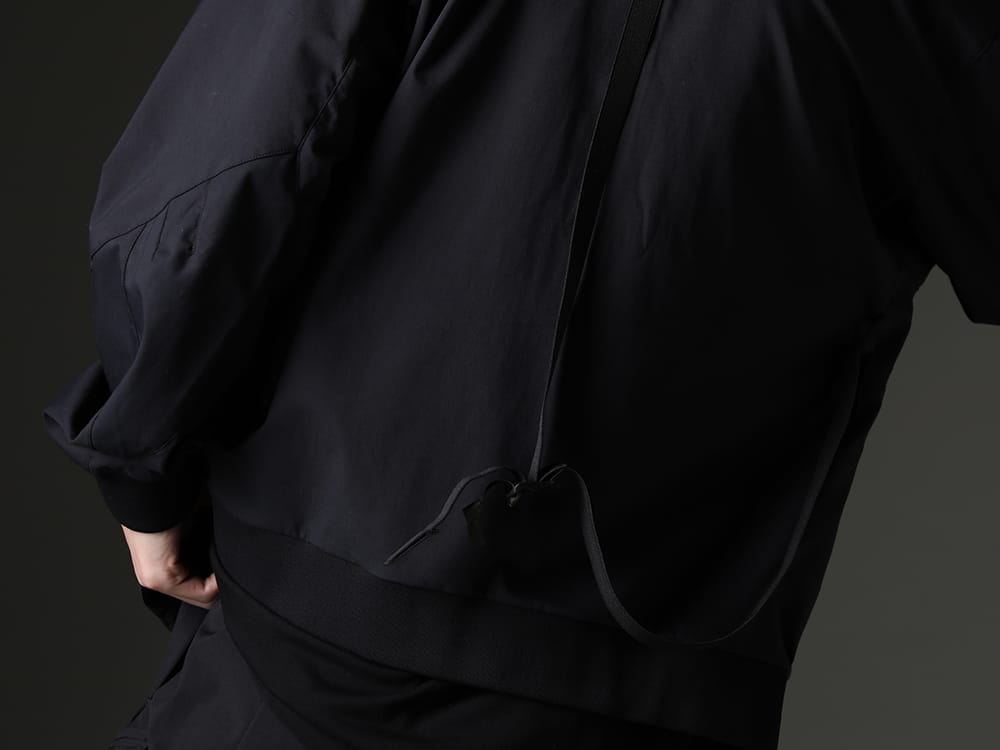 アクロニウム 2023SS - 小さな荷物を多数収納が可能なACRONYMらしい機能を搭載したジャケットにユリウスのインナーをセレクト - J111TS-CH(Stealth Cargo Jacket) - 2-009