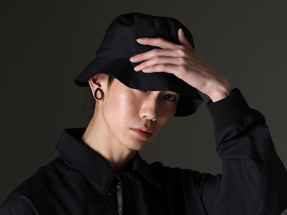 アクロニウム 2023SS - 小さな荷物を多数収納が可能なACRONYMらしい機能を搭載したジャケットにユリウスのインナーをセレクト - FC3-WS(Field Cover Hat) - 2-014