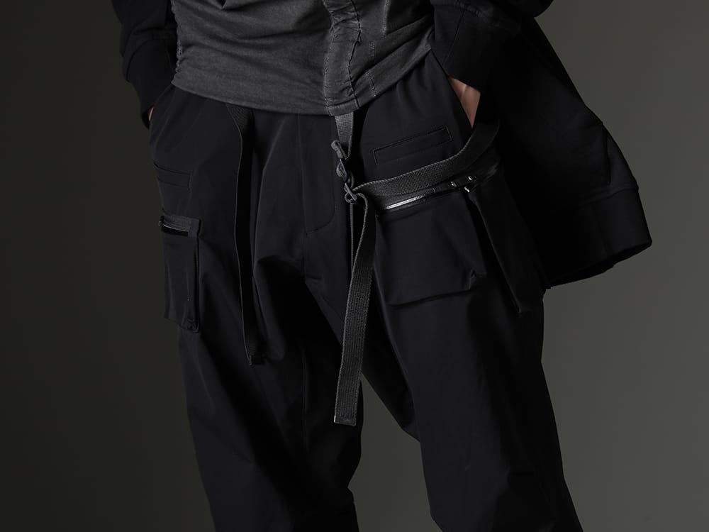 ACRONYM(アクロニウム) 2023SS 実用性が高く幅広いジャンルで活躍するトラウザーズ、スニーカー - P23Q-DS(Wide Drawcord Trousers) - 3-005