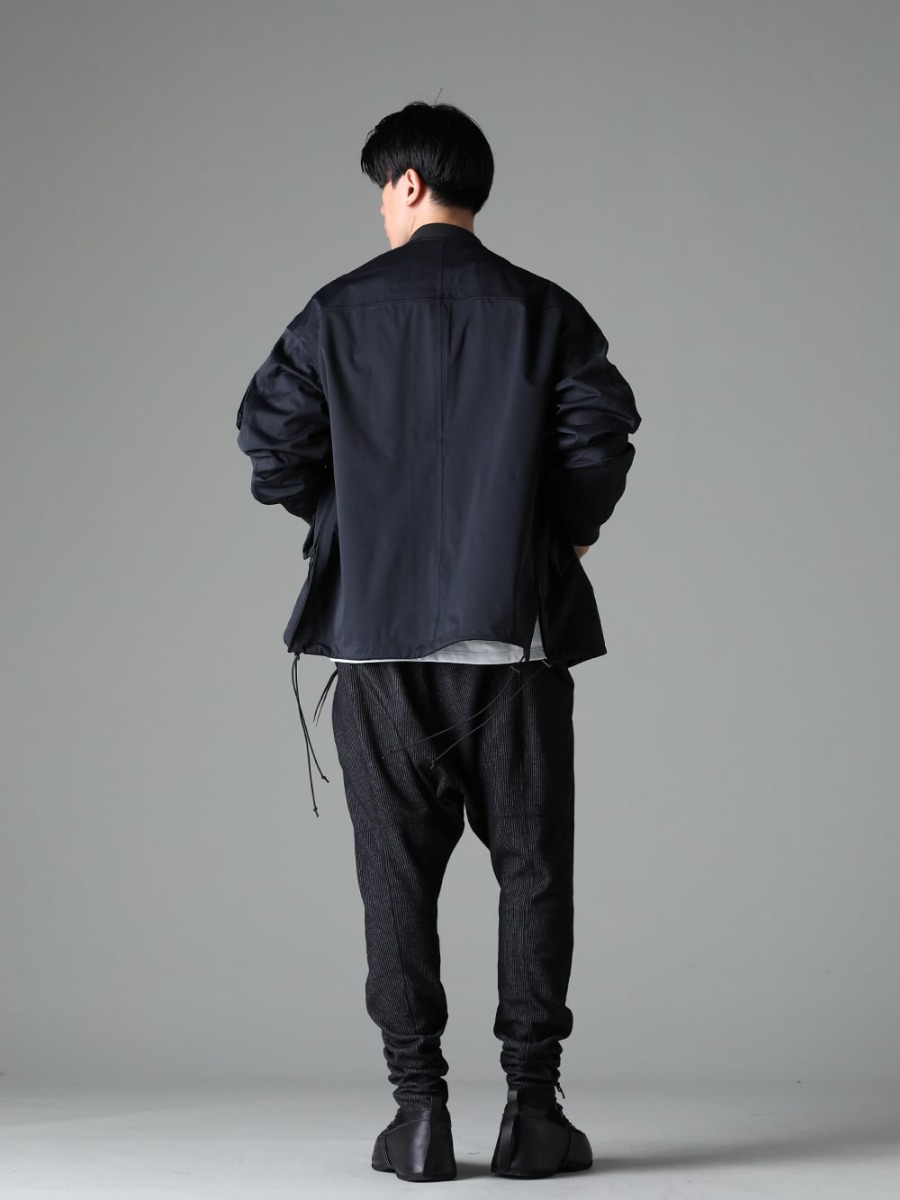 The Viridi-anne 23SS スタイリング Active & Relaxing All-Black Coordinate - VI-3558-06-Black Water Repellent Finish Bomber Jacket Black VI-3609-01-Off-White Short-Sleeved Print T-Shirt Off-White VI-3595-04-Black Striped Knit Drop Crotch Pants Black VI-3620-09-Black in-heel shoes  1-004