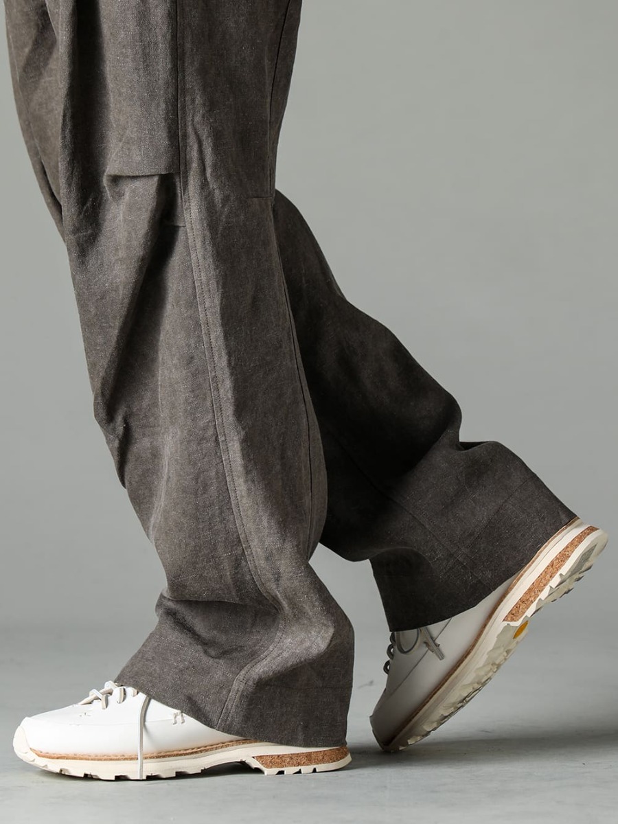 ZIGGY CHEN 23SS Straight - leg trousers with function and design - 0M2310509-Straight Leg trousers With articulated knees - Lugged-Runner-FEIT Lagarde Runner 4-005