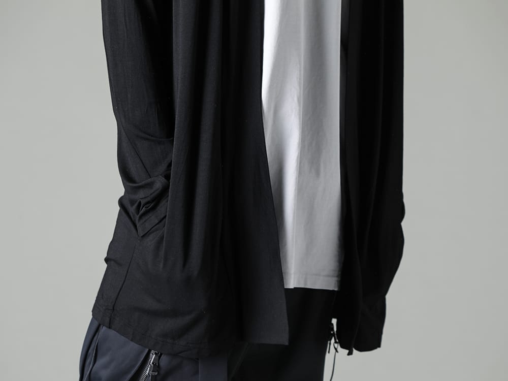 RIPVANWINKLE 2023SS The material gives it a spring-like feel.  - RW-502-Black - Solid Jersey Carde Black - RW-547-L.Gray×Shark - Dolman-T L.Gray×Shark 2-004