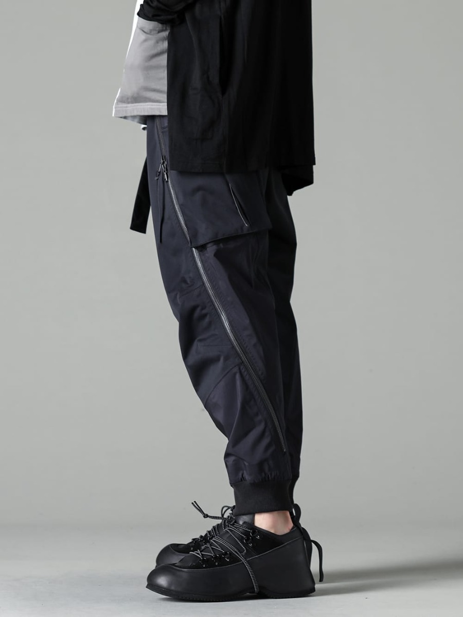 The Viridi-anne 2023SS 春夏のStylingの主役になるタクティカルパンツ - VI-3559-04-Black - Water Repellent Tactical Pants Black - VI-3620-09-Black - In-Heel Shoes Black 3-002