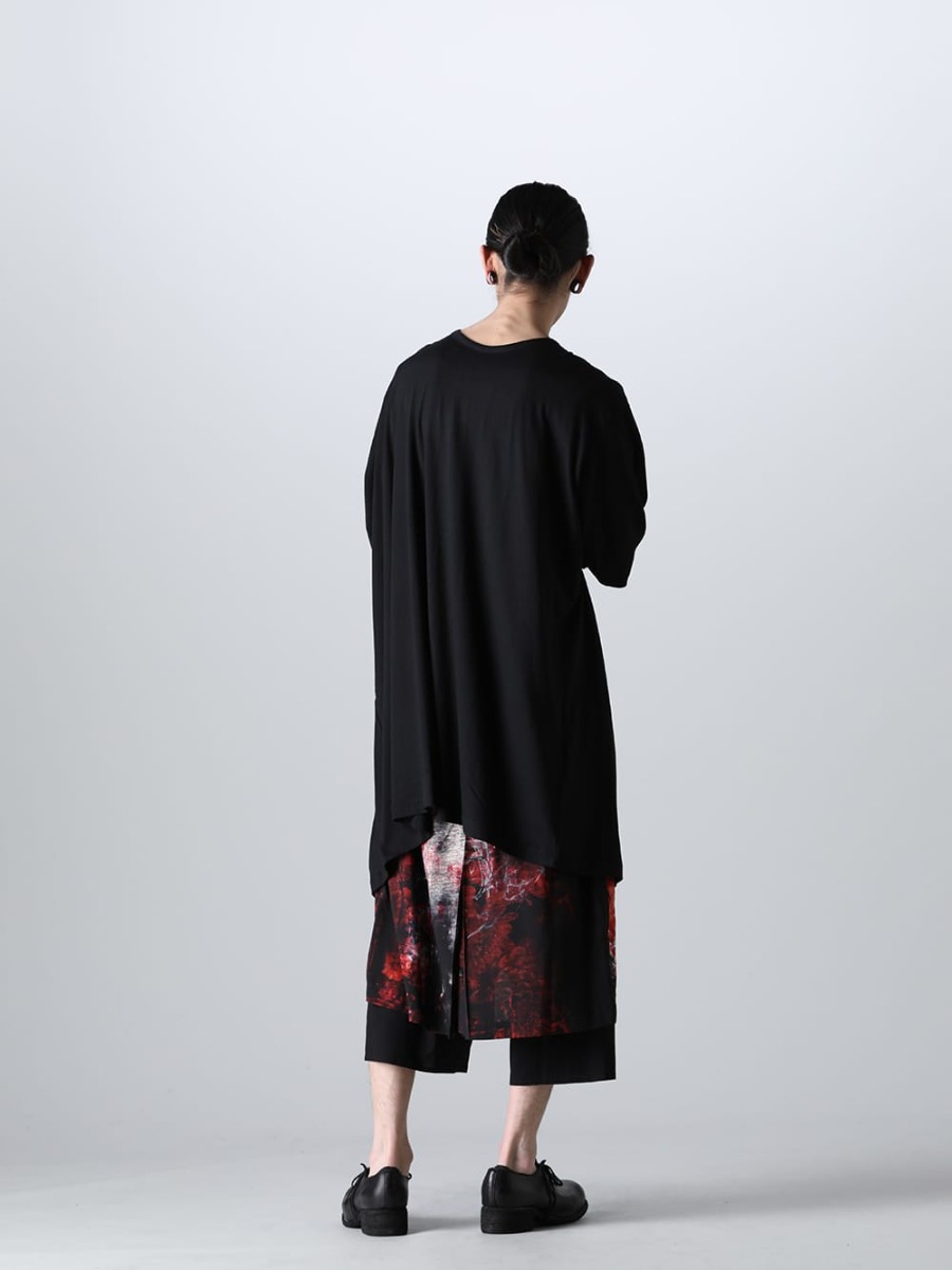 Ground Y 2023SS - Ground Y 2023SS collection, the third delivery has arrived! Now available both in-store and mail order! - GI-T03-046(Right Shirring Shoulder T-shirt) GI-P13-216(Enka(Flower) 3Way Wrap Pants) - 1-003