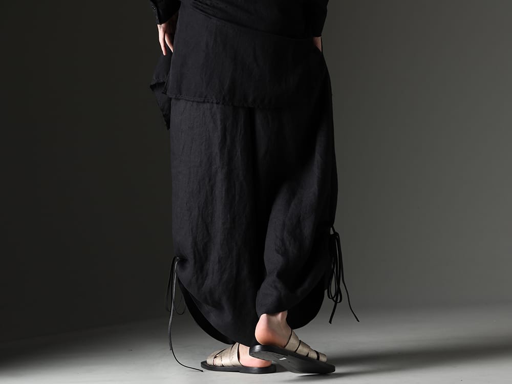 kujaku / DIMISSIANOS & MILLER 2023SS Kujaku has developed a new line of Mube pants that are a regular feature. - KJ-23SS28(Mube Pants) Tessera-Louria-calf-silver(Tessera Louria calf Sandals Black × Silver) - 3-003