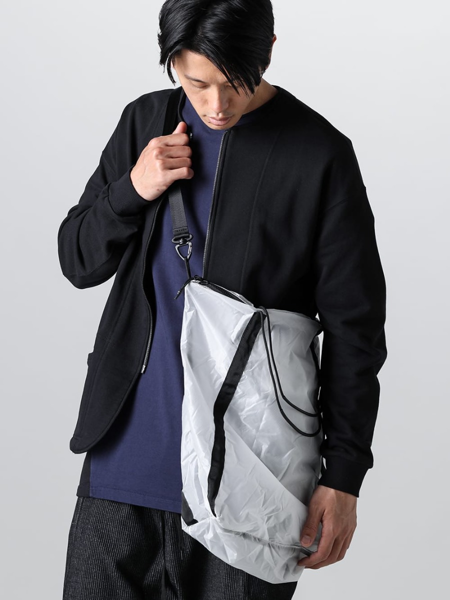 RIPVANWINKLE 2023SS Add white color for dark styling  - This packable tote is made from CORDURA ripstop, which is durable and stain-resistant. VI-3589-01 - Sweat Zip up Jacket - RW-547-Navy×Black - Dolman-T Navy×Black - RW-552 - Strap - RW-551 - Packable tote 2-001