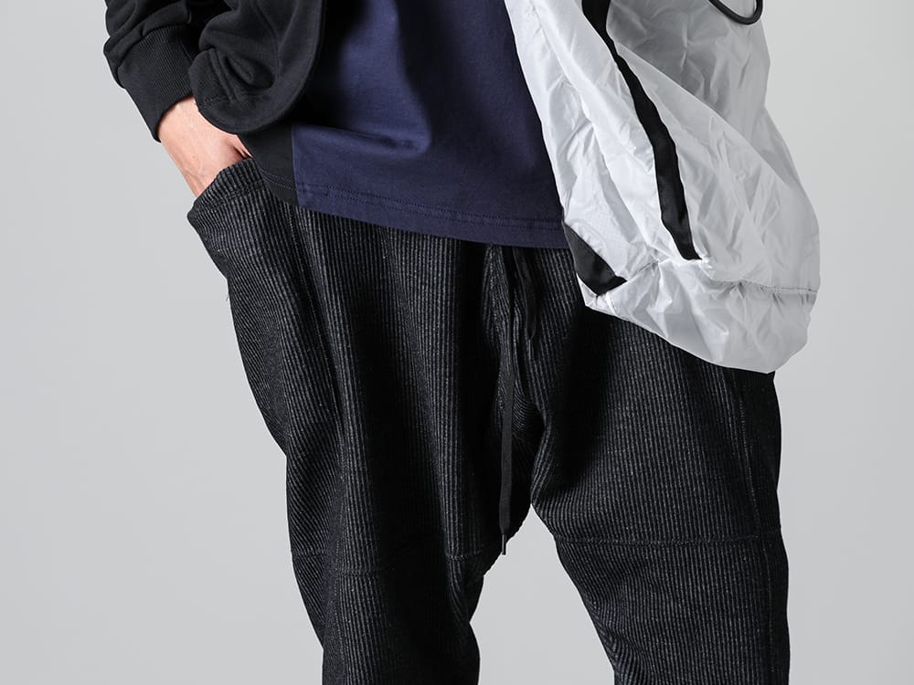 The Viridi-anne 2023SS Crotch pants that go well with RIPVANWINKLE's Derby Gore - VI-3595-04-Black - Stripe Knit Drop-Clotch Pants Black 3-003