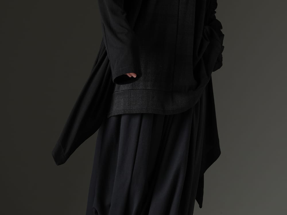 JULIUS / nude:masahiko maruyama 2023SS - Enjoy the depth of black with drapes and woven patterns. - 819CUM3-black(Cotton/Cupro Jersey Drape Cardigan Black) NU-1687(Oversized Short Sleeve T-Shirt) - 2-007