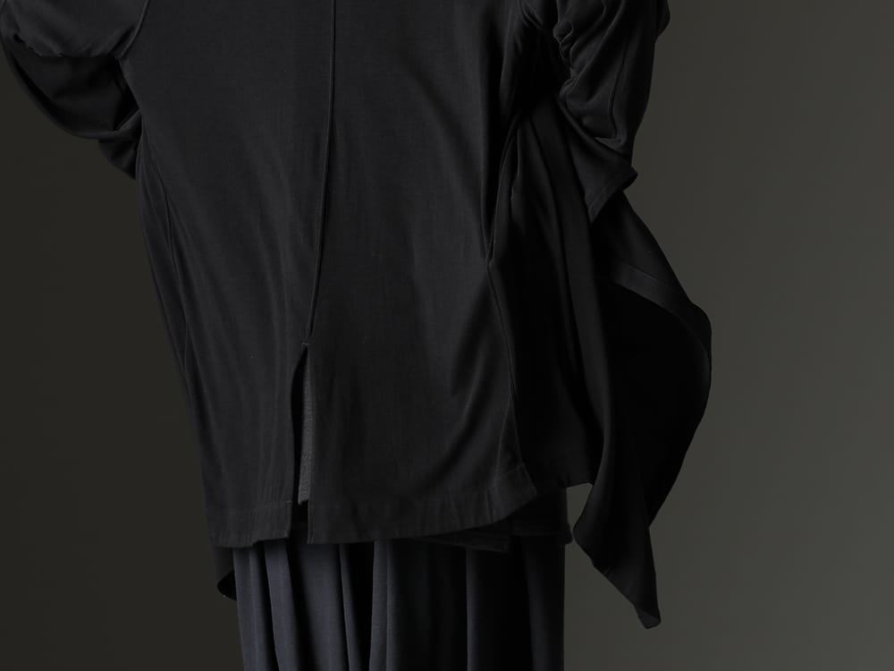 JULIUS 2023SS - Enjoy the depth of black with drapes and woven patterns. - 819CUM3-black(Cotton/Cupro Jersey Drape Cardigan Black) - 2-009