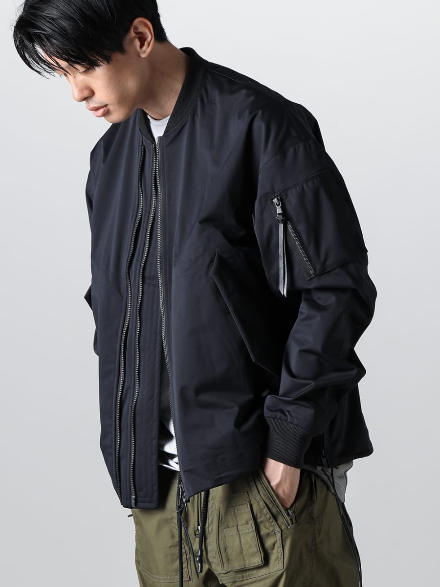 The Viridi-anne 2023SS The bi-color dolman T peeking out from under the blouson is the key point!  - VI-3558-06-Black - Water Repellent Bomber Jacket Dark Gray - RW-547-L.Gray×Shark - Dolman-T L.Gray×Shark 2-001