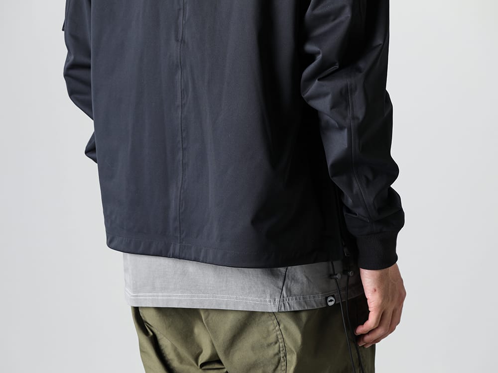 The Viridi-anne 2023SS The bi-color dolman T peeking out from under the blouson is the key point!  - VI-3558-06-Black - Water Repellent Bomber Jacket Dark Gray - RW-547-L.Gray×Shark - Dolman-T L.Gray×Shark 2-006