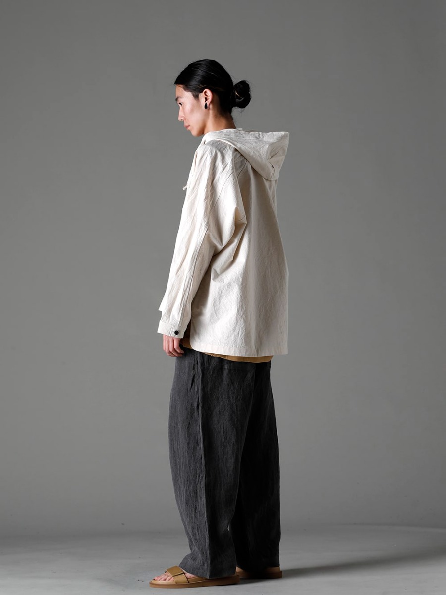 O project(オー プロジェクト) 23SS(春夏) スタイリング 春夏におすすめなコーディネート - O15JKT2-KINARI フーディー プルオーバー ジャケット キナリ ファイン キャンバス O15TT1-YELLOW-BEIGE スリーブレス ティー コットン ヘンプ ジャージー O15TR4-DK-SUMI ジョギング トラウザー ダーク スミ ダイ フラックス ローン US9561-Tan メンズ サンダル タン 1-003