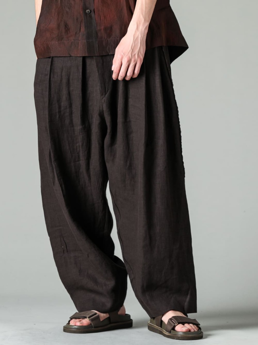 ZIGGY CHEN-ジギーチェン 23SS(春夏) リネントラウザー 麻の通気性、ソフトなタッチ、程よい強度を併せ持ったリネンブロークンツイル 0M2310501-セルビッジプリーツ ワイドレグトラウザーズ - US9561-Army-Green-メンズ サンダル アーミー グリーン 3-001