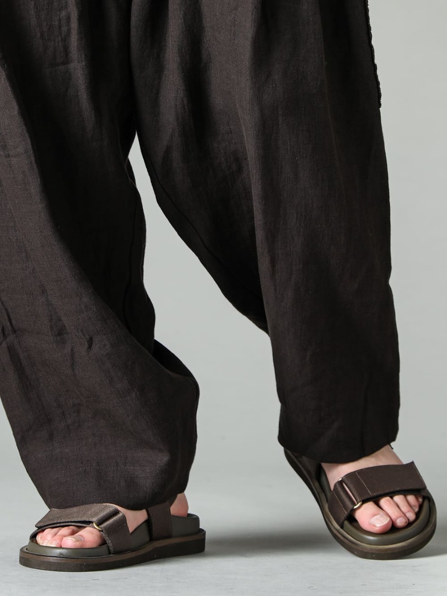 ZIGGY CHEN-ジギーチェン 23SS(春夏) 麻の通気性、ソフトなタッチ、程よい強度を併せ持ったリネンブロークンツイル - 0M2310501-セルビッジプリーツ ワイドレグトラウザーズ - US9561-Army-Green-メンズ サンダル アーミー グリーン 3-005