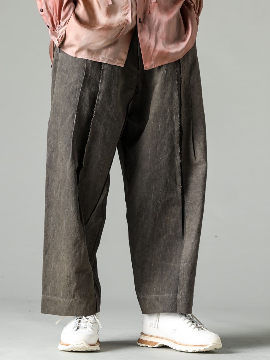 ZIGGY CHEN 23SS Asymmetrical panel trousers made of ikat, a traditional patterned fabric. 0M2310516-Asymmetrical Panel Trousers - Lugged-Runner-FEIT Ragged Runner 3-001