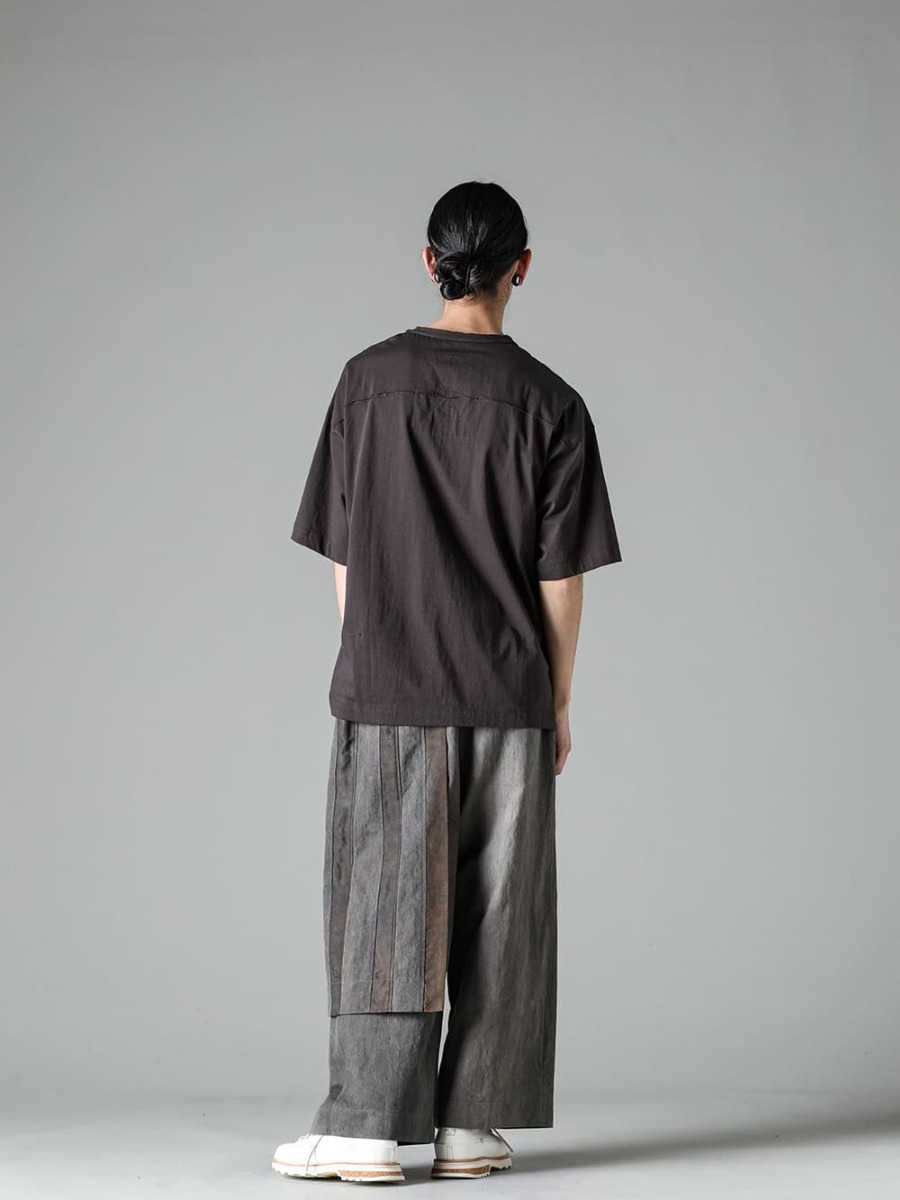 ZIGGY CHEN-ジギーチェン 23SS(春夏) スタイリング 個性的でありながら抜け感のある夏のコーディネート - 0M2310203-パッチワークTシャツ - RG1018TI-VINTAGE-SILVER-RG1018TI ヴィンテージ / シルバー - 0M2310520-プリーツワイド トラウザーズ - Lugged-Runner-FEIT ラガード ランナー 1-003