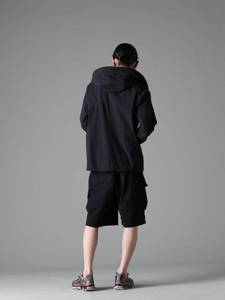 DEVOA / The Viridi-anne / 11 by Boris Bidjan Saberi 2023SS - ショートパンツやプリントTシャツでよりラフ - FJK-SDXF(FJK-SDXF. Hooded Jacket Schoeller-Dynamic) VI-3609-01-Brown-Gray(Short-Sleeved Print T-Shirt Brown-Gray) VI-3607-04-Black(Jersey Shorts Black) BAMBA5-11XS-Dirty Gray(Bamba 5 - 11XS - Dirty Gray) - 1-004