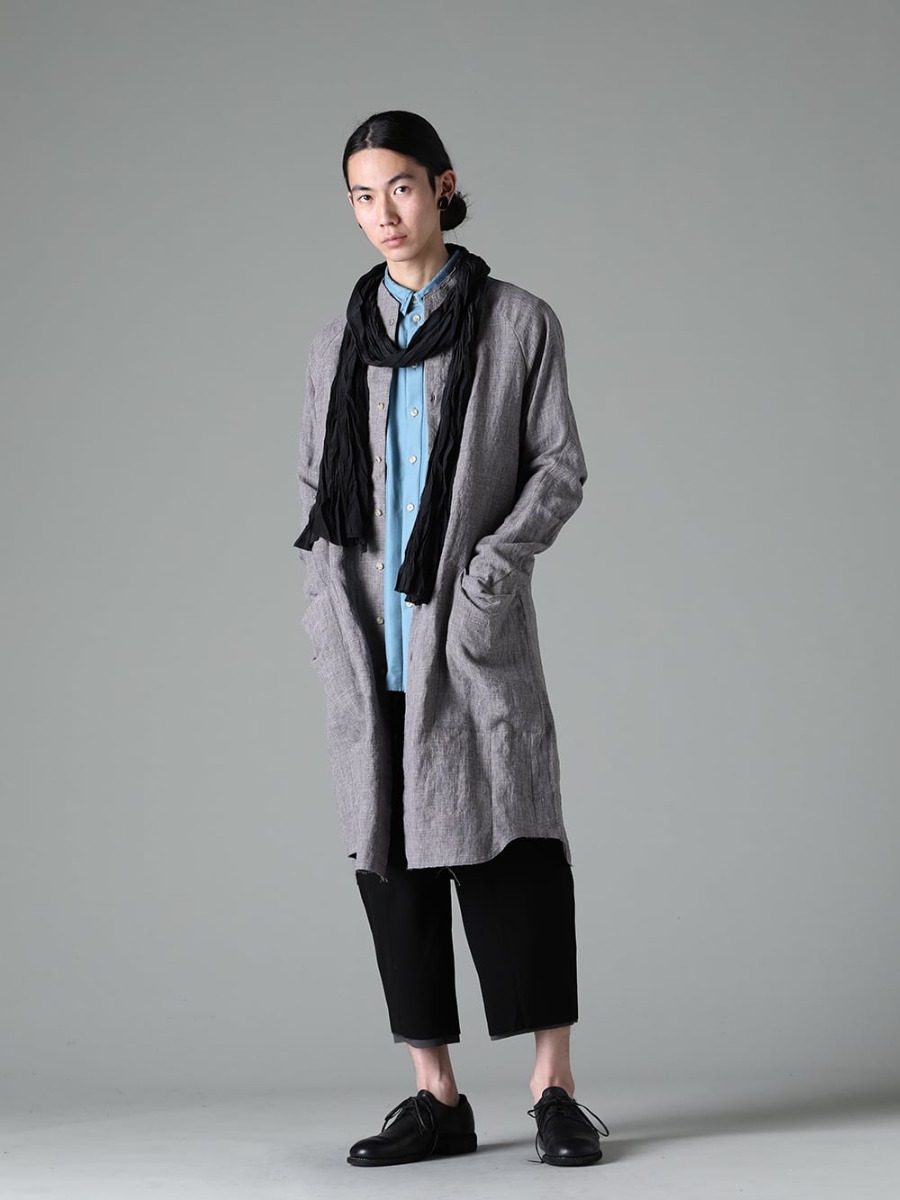 DEVOA 23SS - The overall styling has light feel, with main focus on the expression of materials that won't look too warm and coloring items. Light styling of linen long shirt coat - SHN-RTHL-Vintage-Blue Long shirt Ramie Vintage-Blue - SHN-ESCR Shirt cotton / silk - PTN-SPCB Baggy cropped pants matte polyester - 992X-Black Classic Derby Shoes Laced Up Single Sole - Horse Full Grain - 992X 1-001