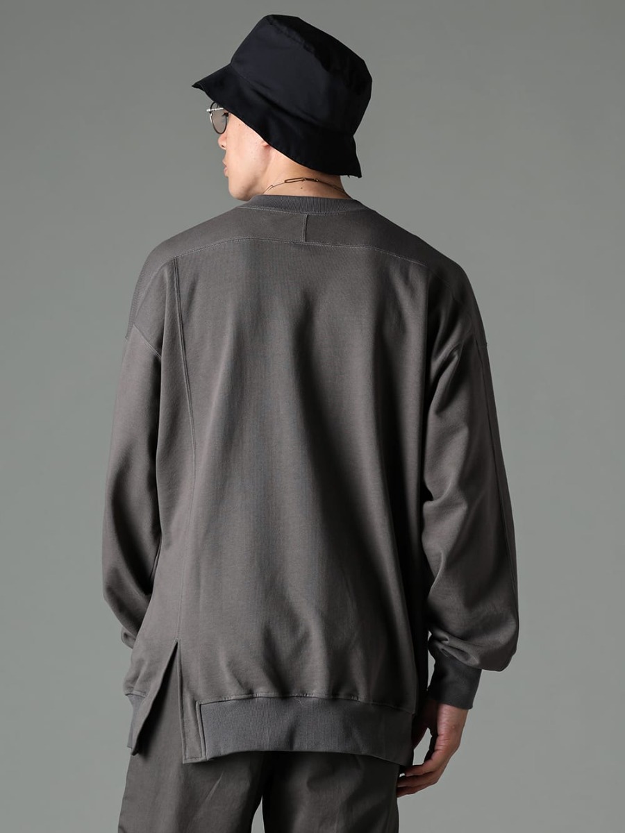 The Viridi-anne - ザ ヴィリディアン 2023SS アシンメトリーなデザインのスウェットシャツ  - VI-3590-01-Dark-Gray - スウェットシャツ ダークグレー - FC3-WS - Field Cover Hat - RG2001TVA-Gold-Silver-D.Gray - リガーズ コラボレーション サングラス - AT003TVA-Dark-Copper - リガーズ コラボレーション ホルダーチェーン Dark Copper 2-002