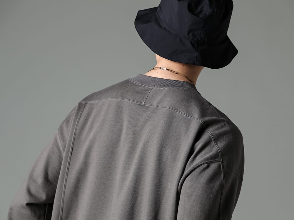 The Viridi-anne - ザ ヴィリディアン 2023SS アシンメトリーなデザインのスウェットシャツ  - VI-3590-01-Dark-Gray - スウェットシャツ ダークグレー - FC3-WS - Field Cover Hat 2-005