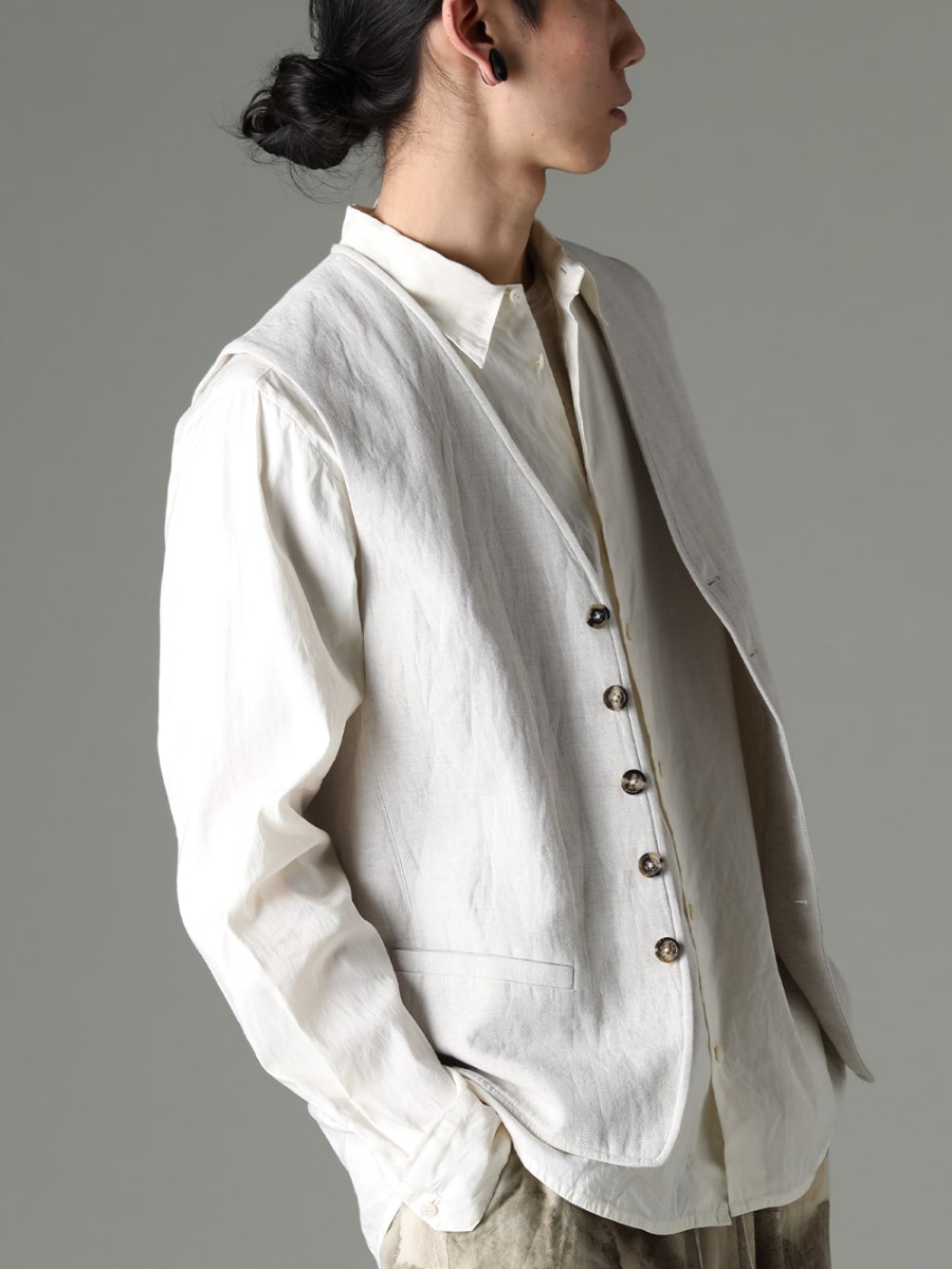 NOUSAN(ノウザン) forme d'expression(フォルメ デ エクスプレッション) 23SS(春夏) シンプルで使い勝手の良い5ボタンベスト  - shirt レギュラーカラーシャツ UG063-F50S ウエスト コート UM1552-Tan ジョセフ トップ タン 2-002