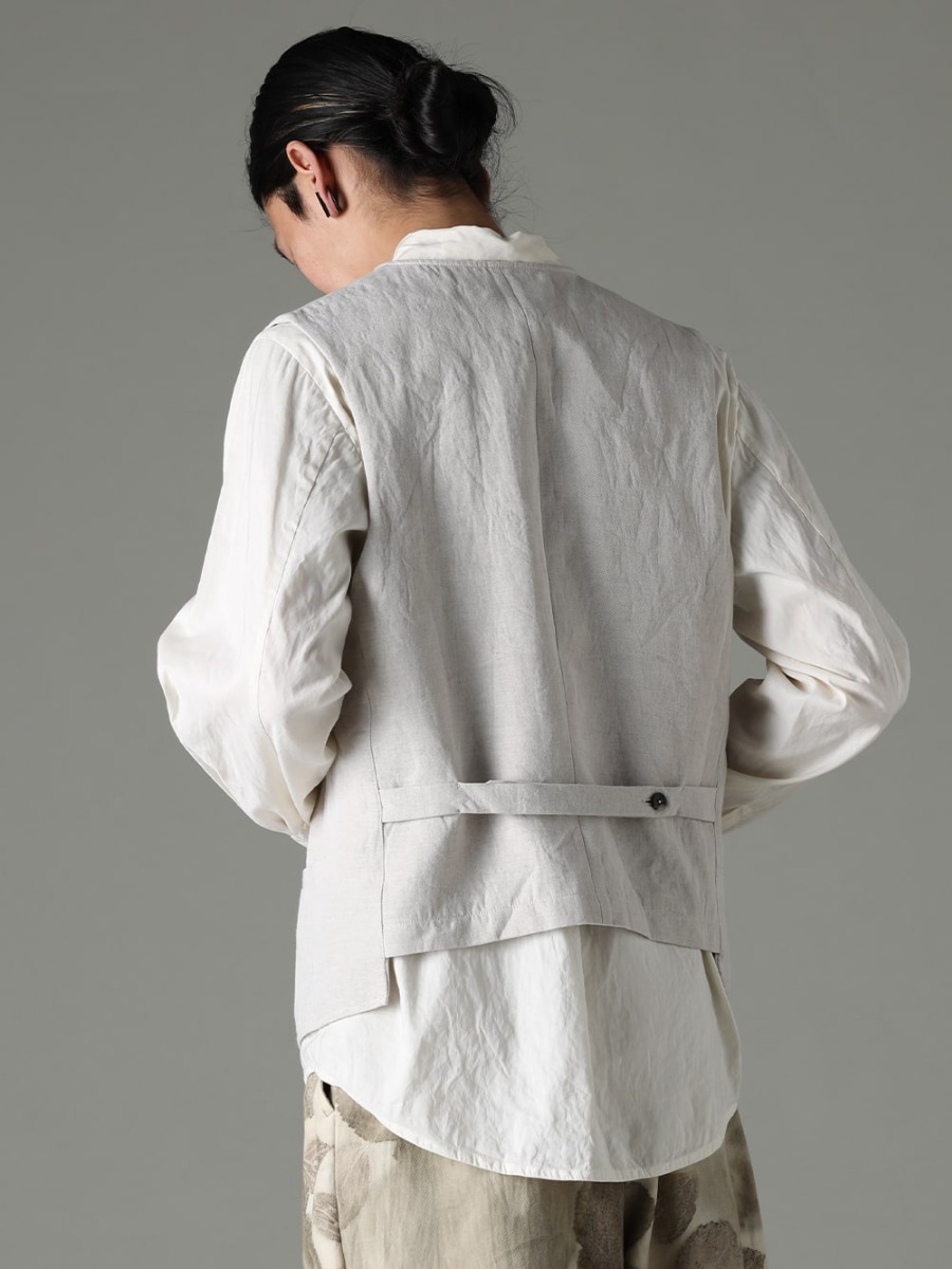 NOUSAN(ノウザン) forme d'expression(フォルメ デ エクスプレッション) 23SS(春夏) シンプルで使い勝手の良い5ボタンベスト  - shirt レギュラーカラーシャツ UG063-F50S ウエスト コート UM1552-Tan ジョセフ トップ タン 2-003