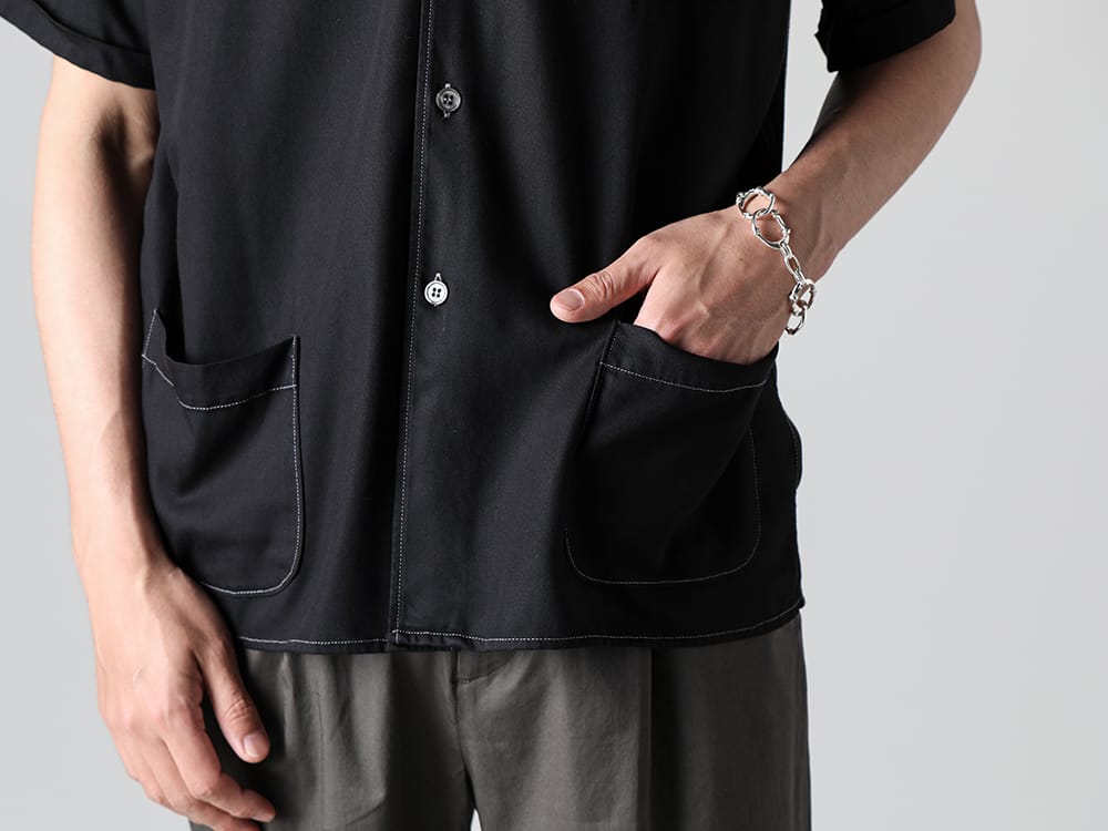 Maison Margiela - 2023SS The white stitching on the black body is the point! Maison Margiela short-sleeved shirt for summer!  - S50DR0003-Black - Short-Sleeved Shirt Black - sa.0036SS23-Silver - Bone Shaped Carabiner Bracelet.-S- Silver 2-004
