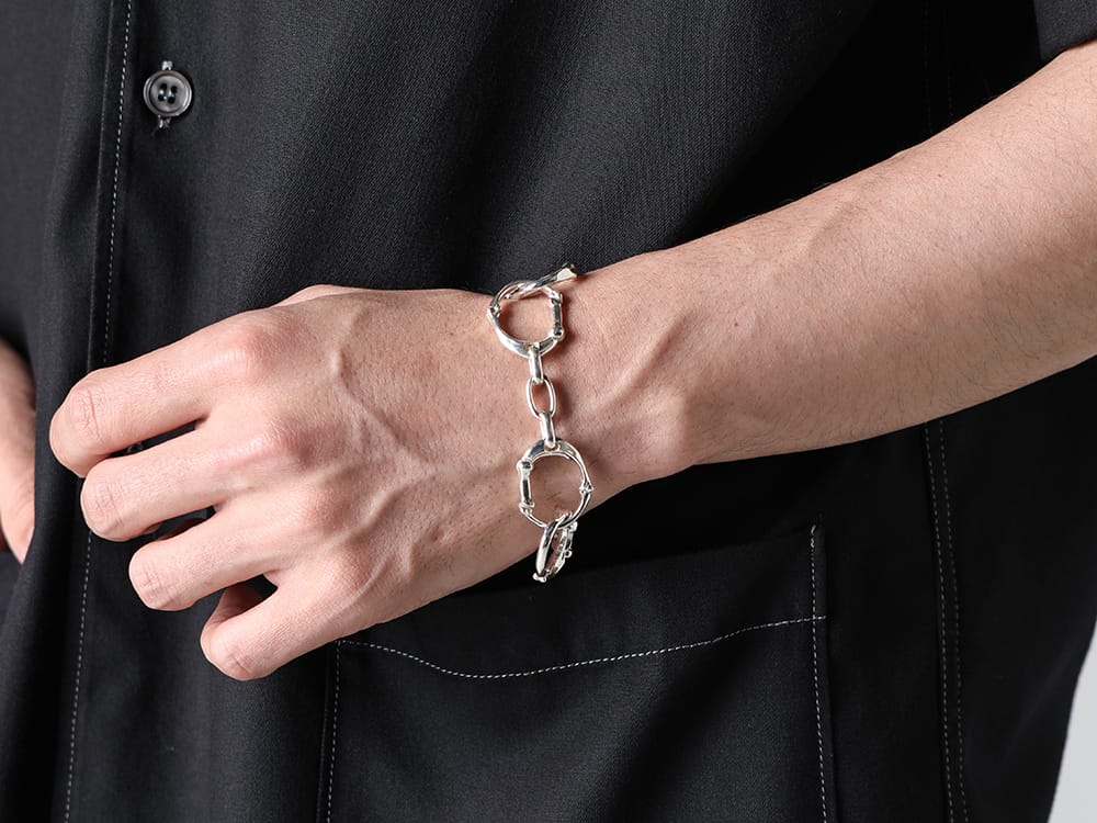 TAKAHIROMIYASHITATheSoloist 2023SS The white stitching on the black body is the point! Maison Margiela short-sleeved shirt for summer!  - S50DR0003-Black - Short-Sleeved Shirt Black - sa.0036SS23-Silver - Bone Shaped Carabiner Bracelet.-S- Silver 2-005